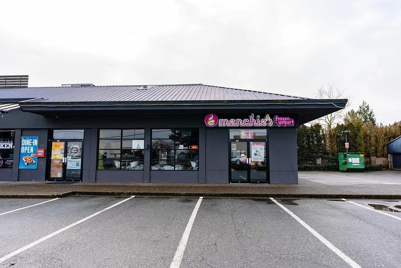 Single-storey commercial strip building
