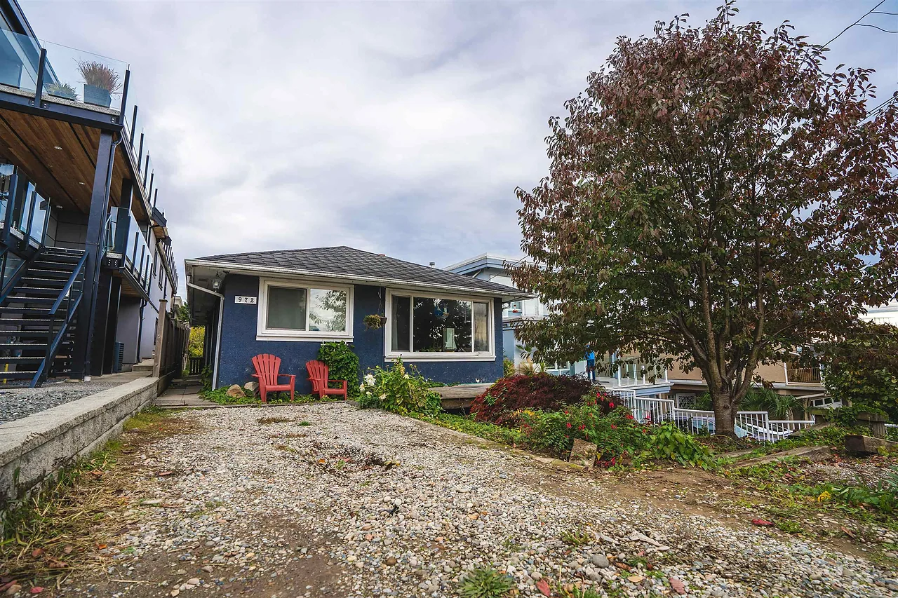 972 KENT STREET, White Rock, White Rock