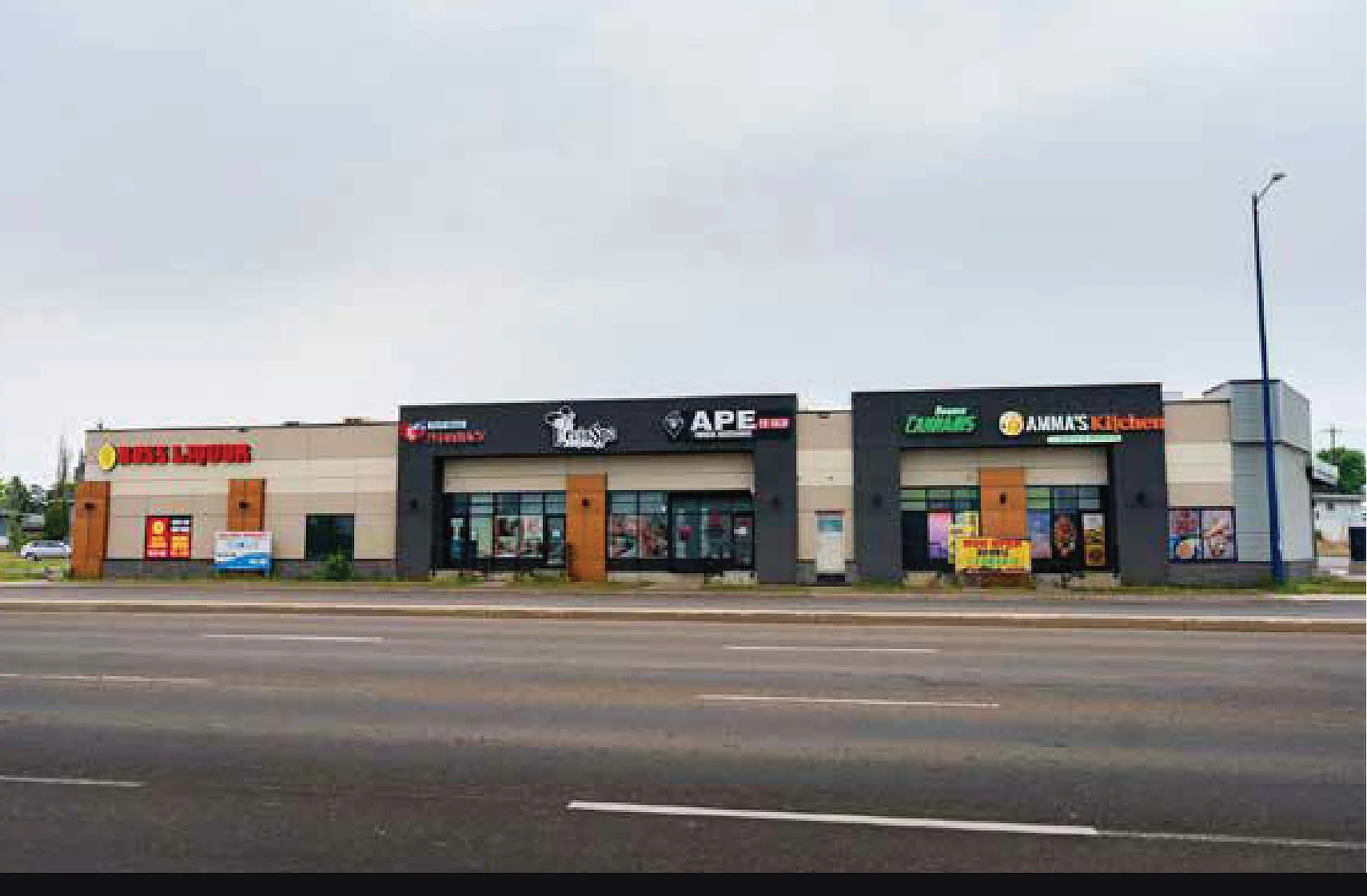 Retail Plaza, 5411 132 Avenue, Edmonton, AB